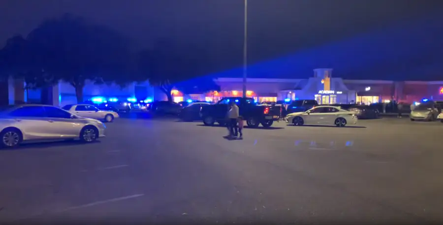 Lafayette, Louisiana: Police Respond to Shooting Reports at Acadiana Mall