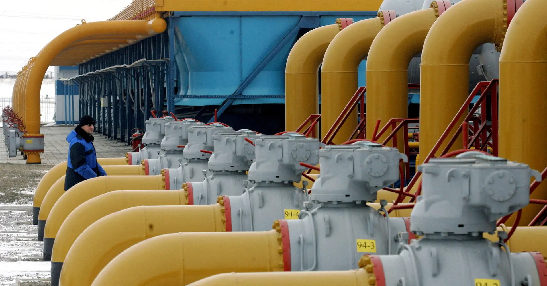 Russia Halts Gas Flows via Ukraine, Sparking European Energy Concerns and Moldovan Crisis