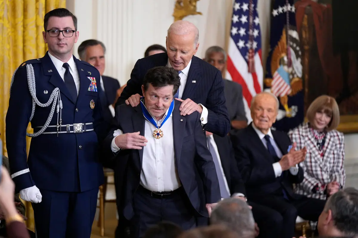 Biden Awards Presidential Medal of Freedom to Clinton, Fox, and Washington