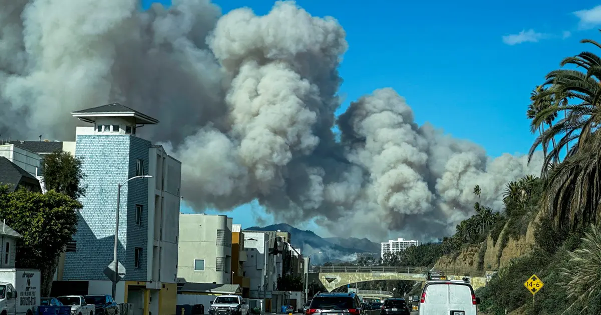 Pacific Palisades Wildfire: Rapid Growth & Evacuations Amidst Santa Ana Winds