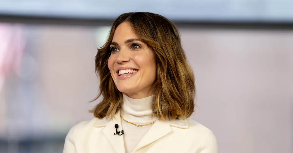 Mandy Moore's Family Evacuates as Wildfire Threatens Home; Welcomes Third Child